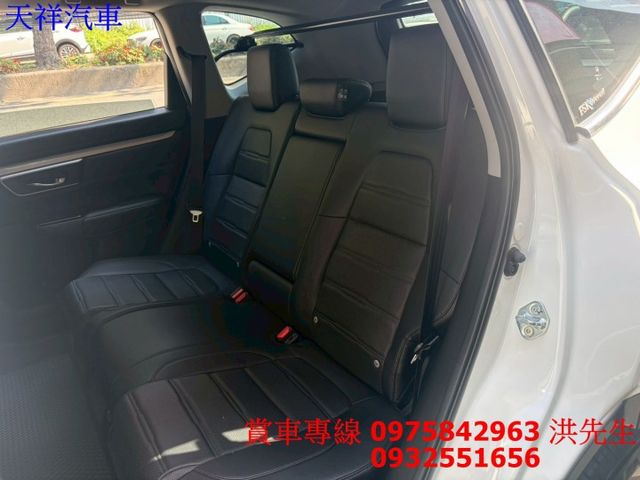 I-KEY 摸門 ACC跟車 車道偏離 自動煞車 原廠螢幕 倒車影像 喜歡電話洽詢天祥汽車 0975-842963。  第10張相片