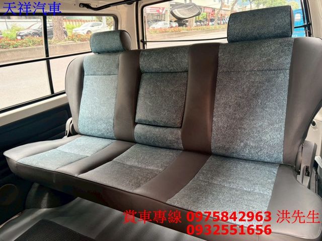 8人座 工作賺錢好幫手 可認證保固 車況極佳 可全貸 喜歡電話洽詢天祥汽車 0975-842963。  第11張相片