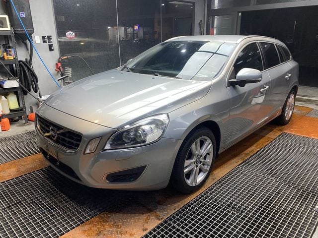 VOLVO富豪 V60  第1張相片
