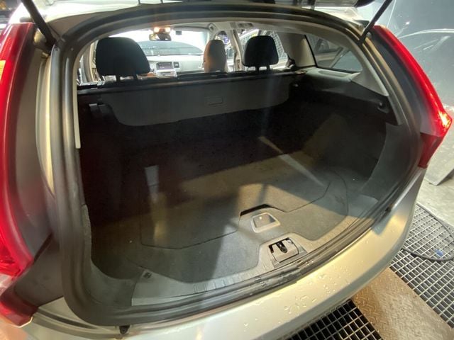 VOLVO富豪 V60  第10張相片