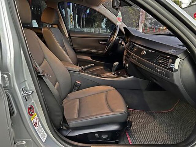 BMW寶馬 320I SEDAN ZA  第10張相片