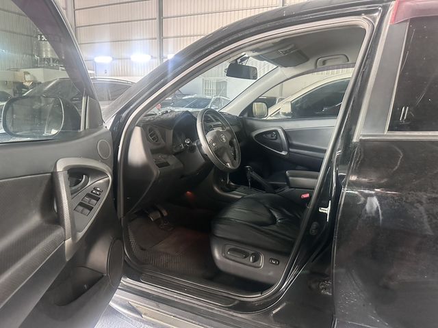 TOYOTA豐田 RAV4  第4張相片