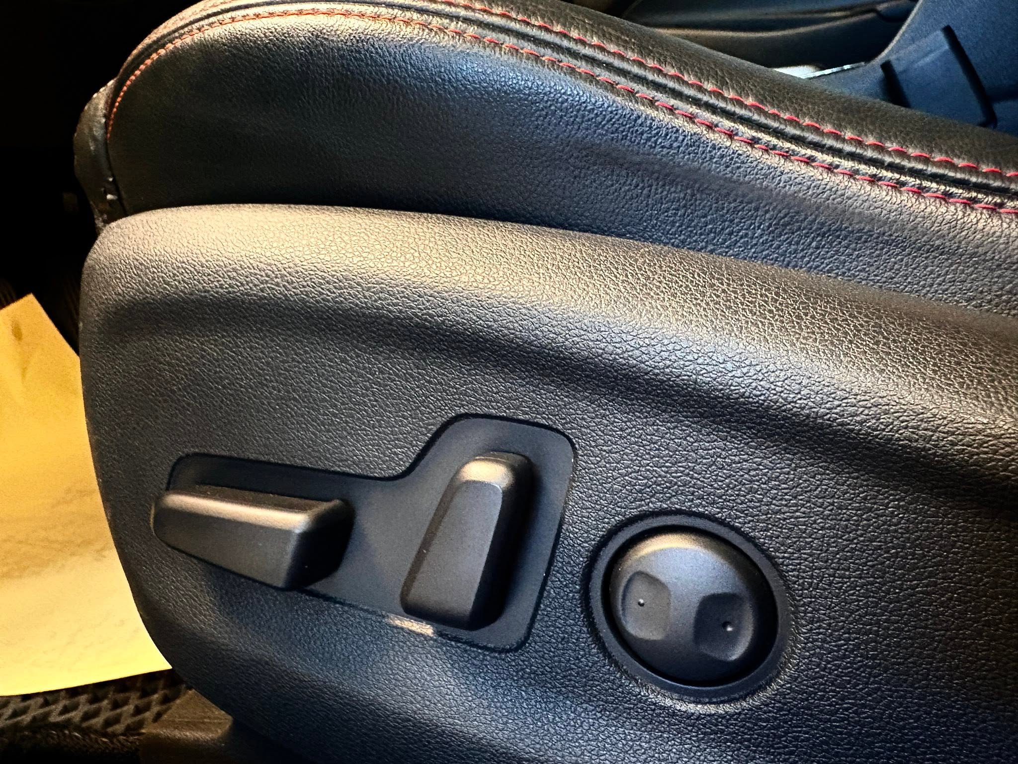 原漆 原廠保養 升級安卓機/CarPlay/盲點偵測 實跑11.8萬 免KEY/摸門/電動椅/恆溫/定速  第5張相片