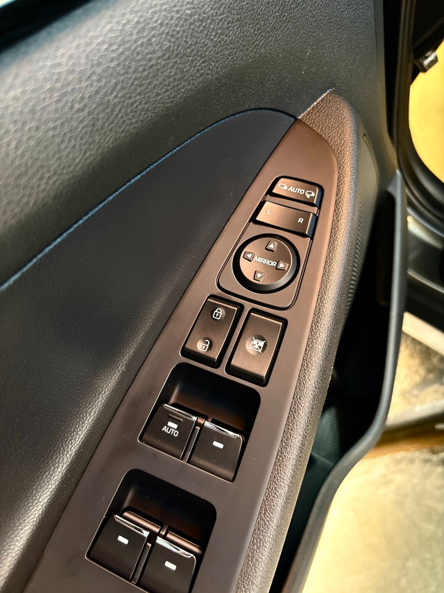 原漆 原廠保養 升級安卓機/CarPlay/盲點偵測 實跑11.8萬 免KEY/摸門/電動椅/恆溫/定速  第9張相片