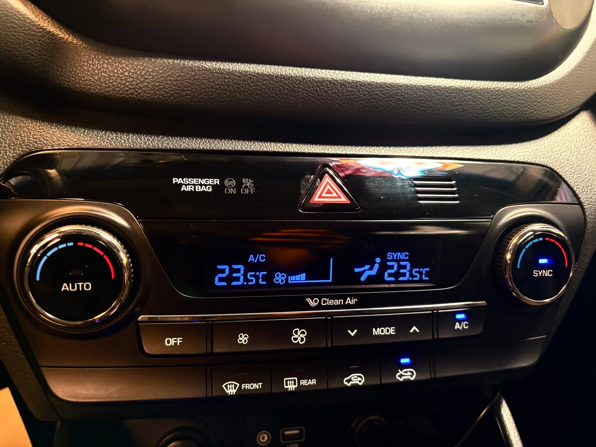 原漆 原廠保養 升級安卓機/CarPlay/盲點偵測 實跑11.8萬 免KEY/摸門/電動椅/恆溫/定速  第15張相片