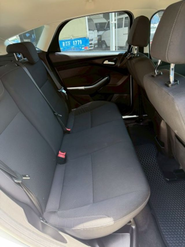 一手車 有定速 換檔撥片 倒車顯影 衛星導航  第9張相片