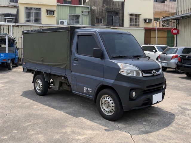 A210 自排 有三面篷 有倒車顯影 盲點偵測 定速  第2張相片