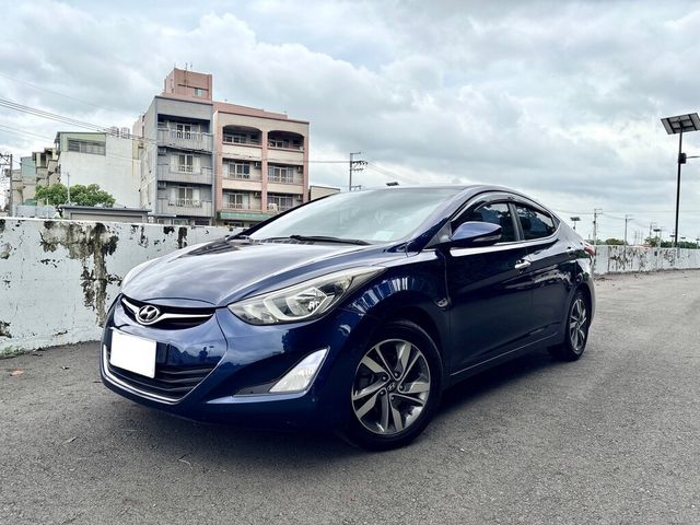 HYUNDAI現代 ELANTRA  第2張相片