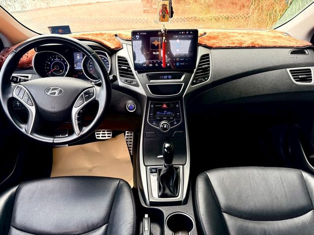 HYUNDAI現代 ELANTRA  第7張相片