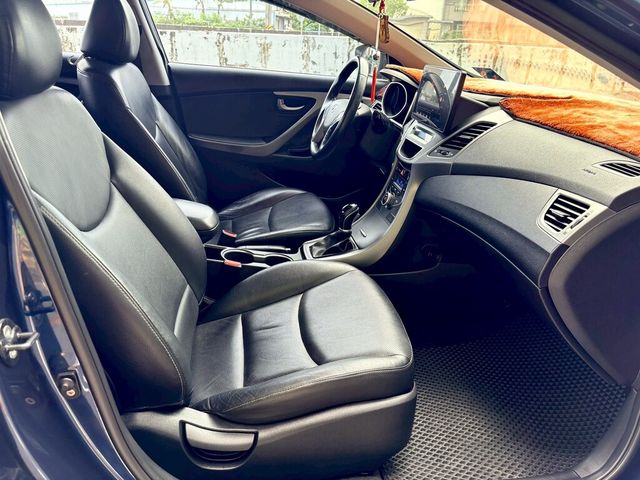 HYUNDAI現代 ELANTRA  第10張相片