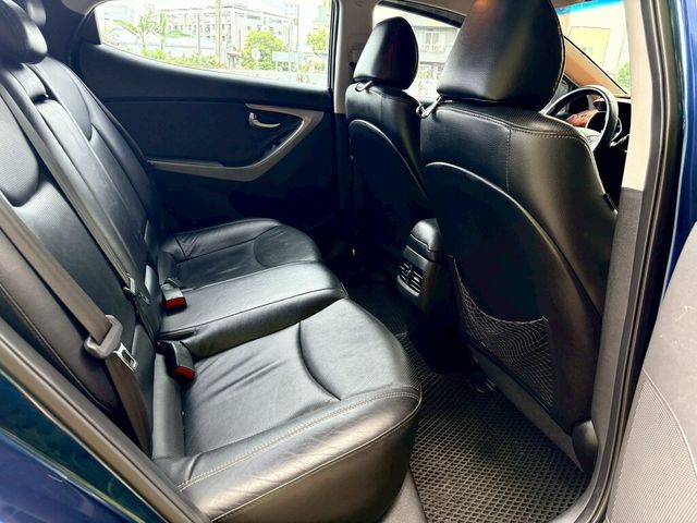 HYUNDAI現代 ELANTRA  第11張相片