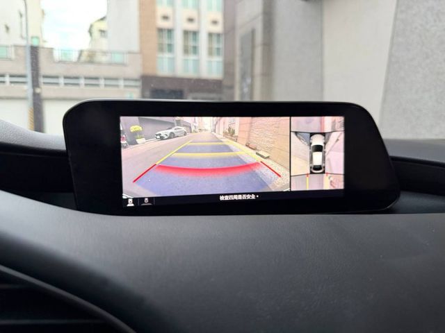 『MAZDA3 旗艦版』｜ACC跟車｜摸門解鎖｜免鑰匙｜電子手煞車｜360環景｜盲點偵測｜換檔撥片｜  第7張相片