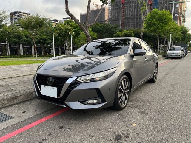 『SENTRA 尊爵智駕版』｜ACC跟車｜摸門解鎖｜免鑰匙｜影音主機｜Apple Carplay｜盲點偵測｜抬頭顯示器  第2張相片