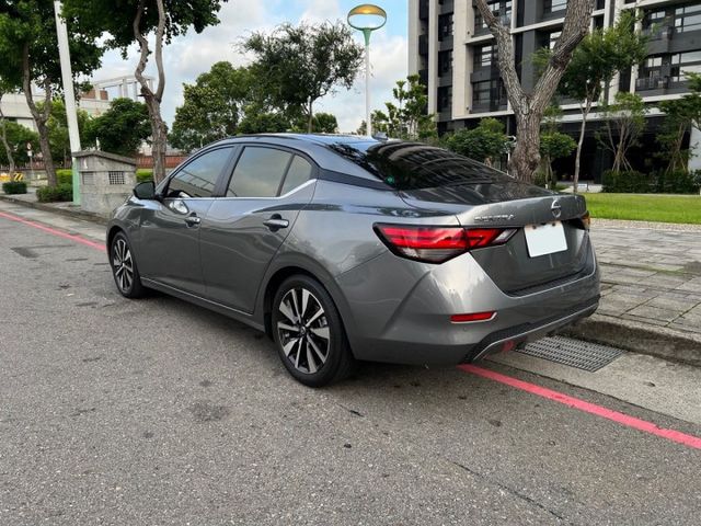 『SENTRA 尊爵智駕版』｜ACC跟車｜摸門解鎖｜免鑰匙｜影音主機｜Apple Carplay｜盲點偵測｜抬頭顯示器  第3張相片
