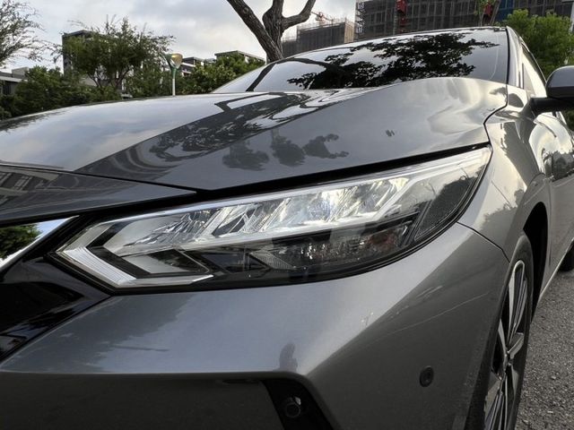 『SENTRA 尊爵智駕版』｜ACC跟車｜摸門解鎖｜免鑰匙｜影音主機｜Apple Carplay｜盲點偵測｜抬頭顯示器  第17張相片