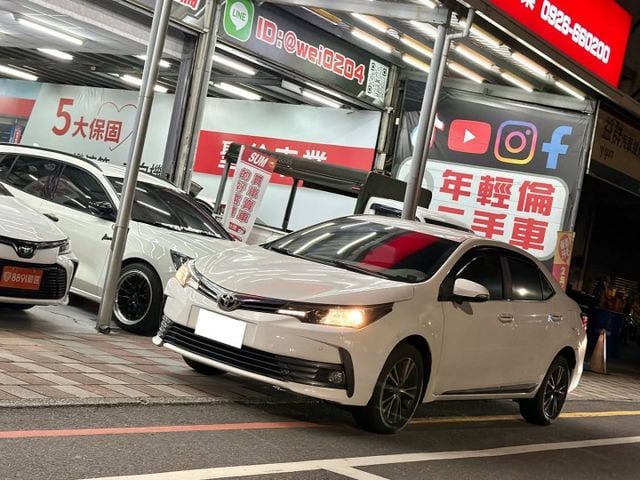 『ALTIS 經典版』｜免鑰匙啟動｜摸門解鎖｜定速巡航｜循跡防滑｜影音主機｜抬頭顯示器｜Sport模式｜  第2張相片