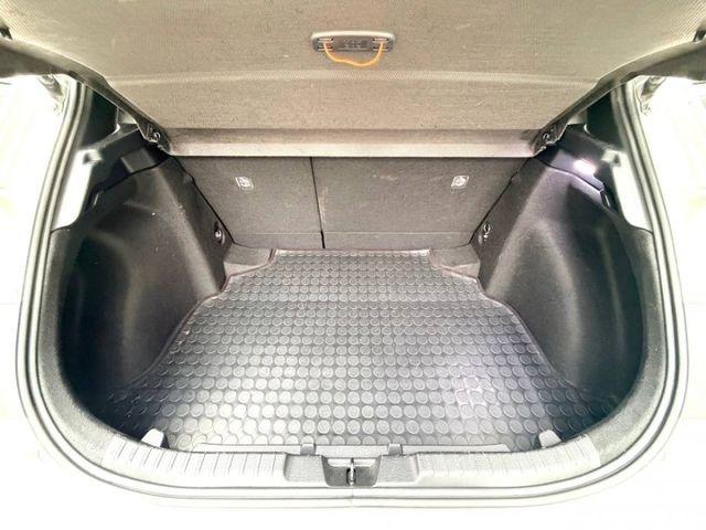 『COROLLA SPORT 旗艦版』｜ACC跟車｜摸門解鎖｜免鑰匙啟動｜影音主機｜盲點偵測｜抬頭顯示器  第20張相片