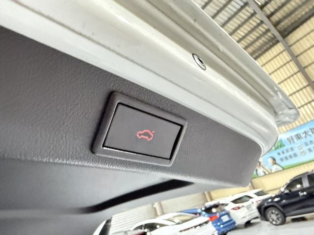 SKODA司科達 OCTAVIA COMBI  第9張相片