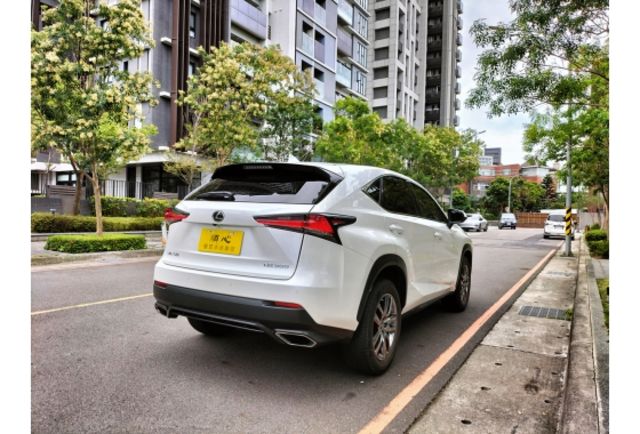 2019 LEXUS NX300 認證車  第2張相片