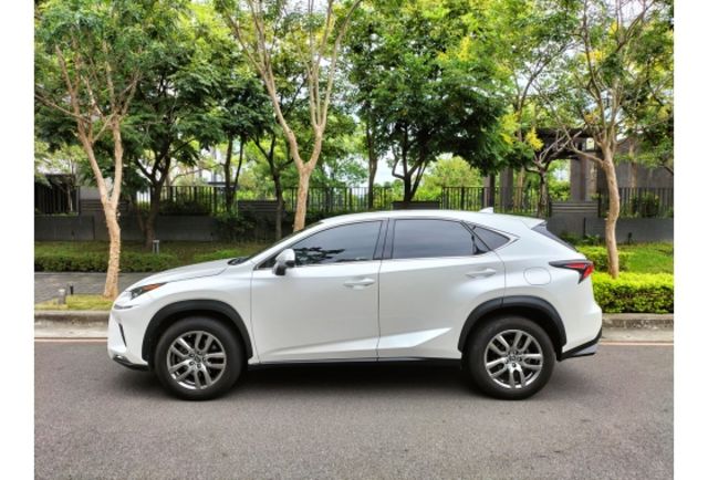 2019 LEXUS NX300 認證車  第3張相片