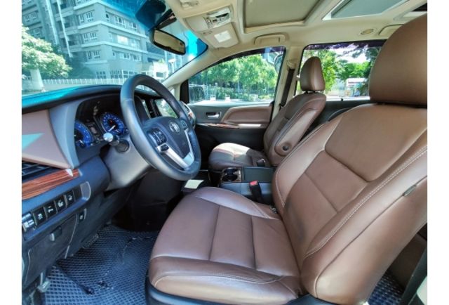 TOYOTA SIENNA 3.5 Limited  第5張相片