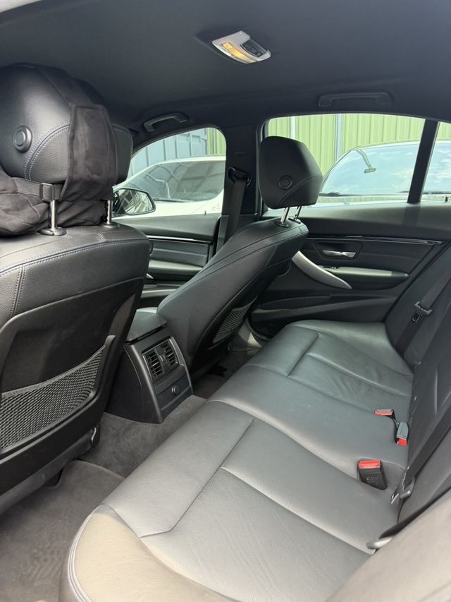 BMW寶馬 320I  第6張相片