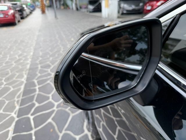 TOYOTA豐田 CAMRY  第16張相片
