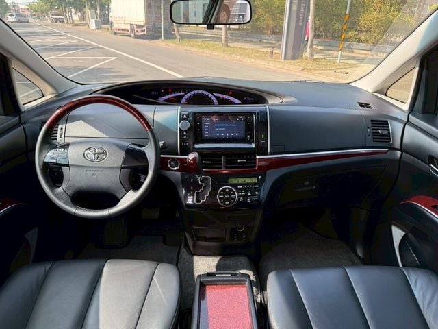 TOYOTA豐田 PREVIA  第5張相片