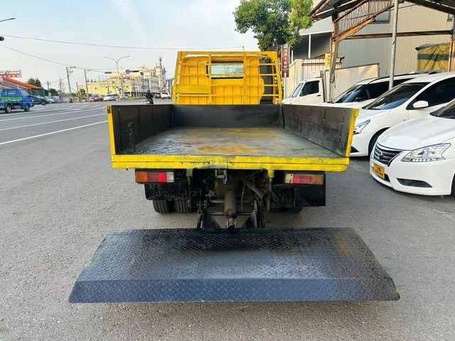 MITSUBISHI三菱 CANTER  第5張相片