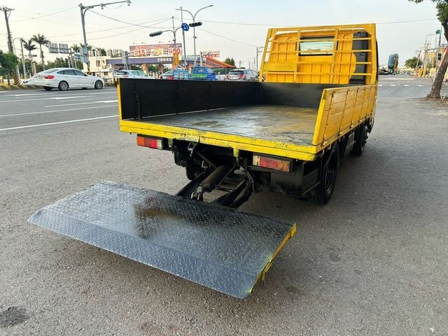 MITSUBISHI三菱 CANTER  第6張相片