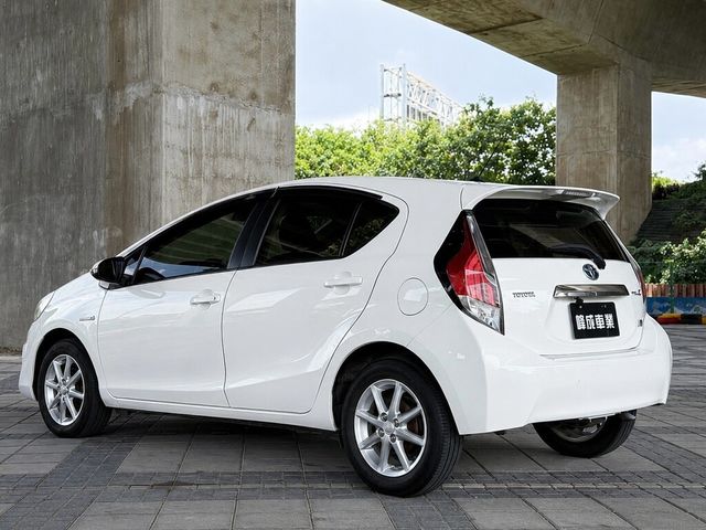 TOYOTA豐田 PRIUS C  第4張相片