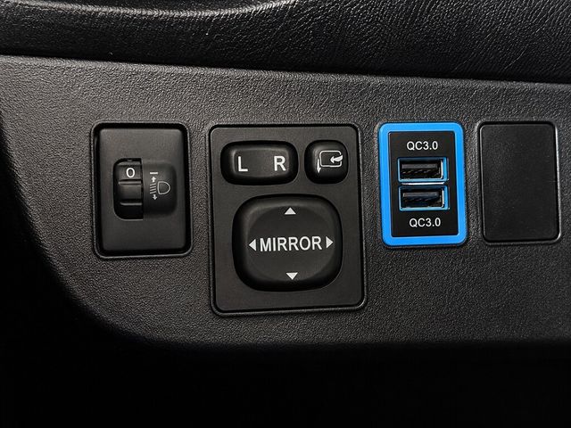 TOYOTA豐田 PRIUS C  第12張相片