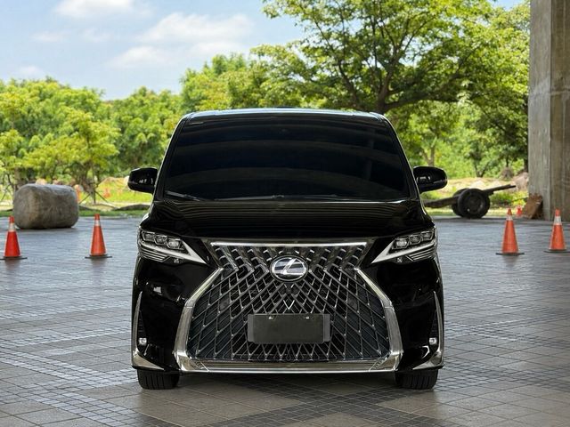 LEXUS凌志 LM300H  第2張相片