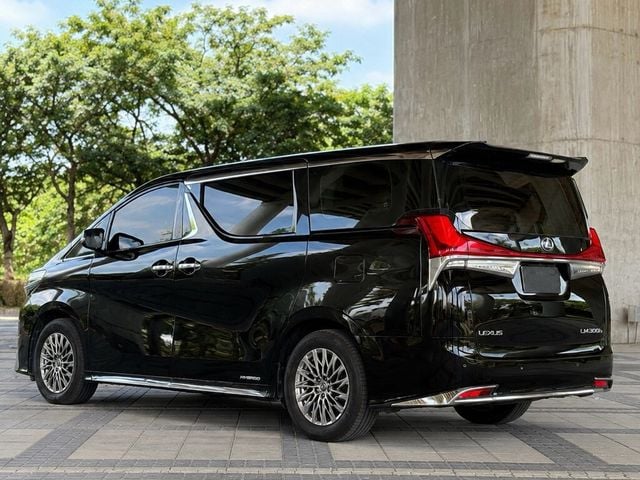LEXUS凌志 LM300H  第4張相片