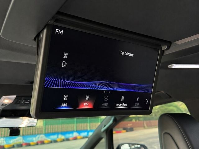 LEXUS凌志 LM300H  第13張相片