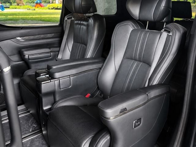 LEXUS凌志 LM300H  第19張相片