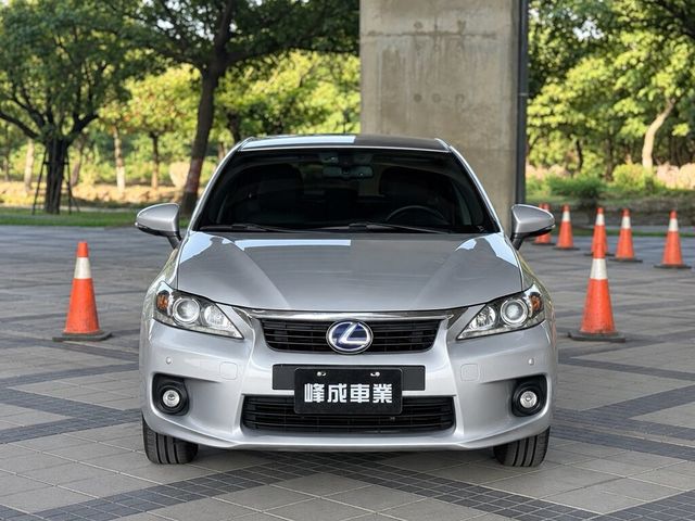 LEXUS凌志 CT200H  第2張相片