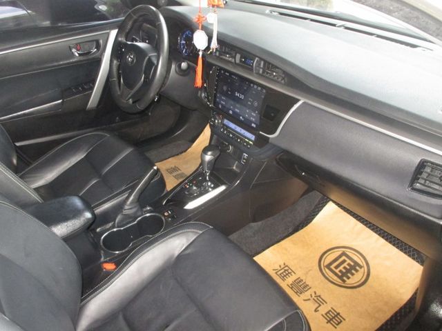 正港純一手自用車.整台零事故整台原板件頂級IKEY進階版.有小改款.底盤更是安靜無漏油購車再加贈原廠三大保證五大保固  第4張相片