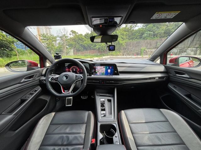 鋁圈改裝 無線CARPLAY 電動記憶座椅 後做出風口 倒車影像  第5張相片