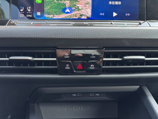 鋁圈改裝 無線CARPLAY 電動記憶座椅 後做出風口 倒車影像  第10張相片