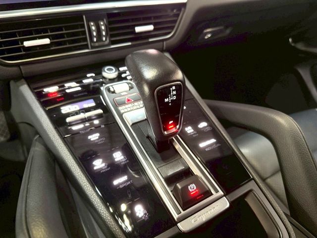 2021 Cayenne定速/感應雨刷/換檔撥片/免KEY/360環景/恆溫空調/電動座椅/全景天窗/電動尾門/盲點偵測  第14張相片
