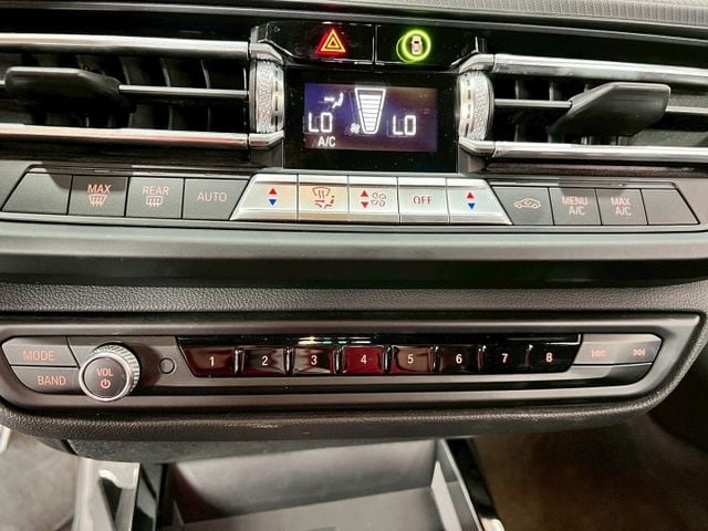 118i Edition M 感應雨刷/倒車顯影/免KEY/盲點偵測/ACC/電動座椅/恆溫空調/空力套件/電動尾門  第12張相片