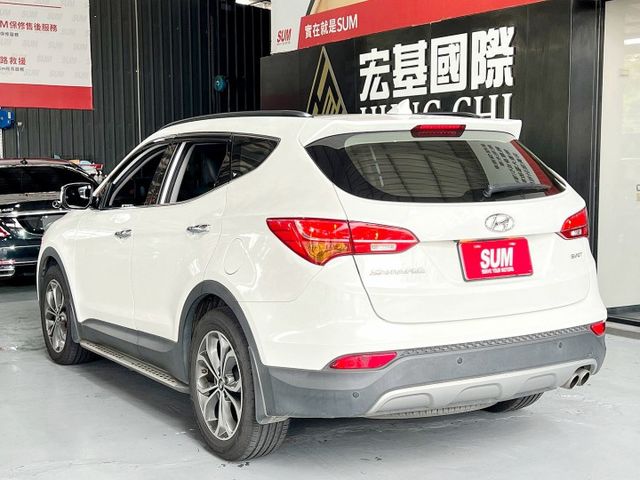 2016 Hyundai Santa Fe 2.2菁英款 (5+2)  第2張相片