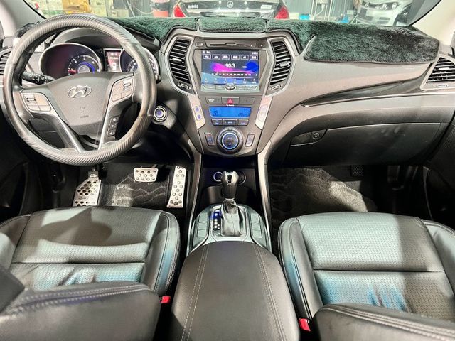 2016 Hyundai Santa Fe 2.2菁英款 (5+2)  第5張相片