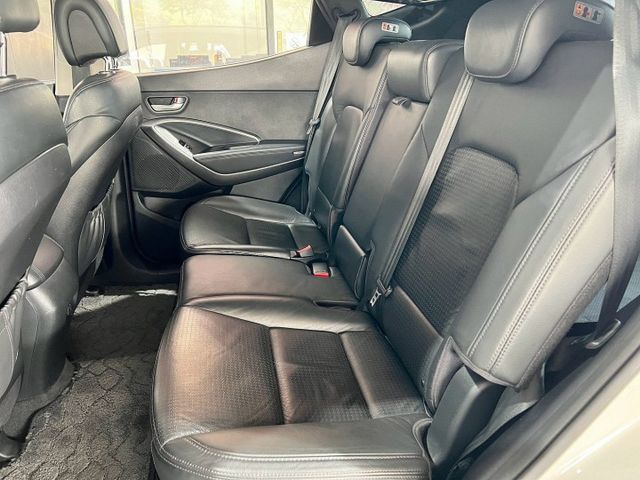 2016 Hyundai Santa Fe 2.2菁英款 (5+2)  第7張相片
