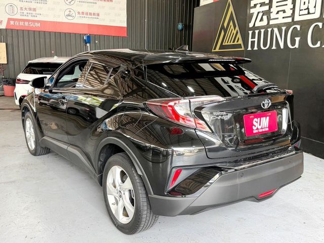 2018 Toyota C-HR 豪華  第2張相片