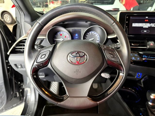 2018 Toyota C-HR 豪華  第7張相片