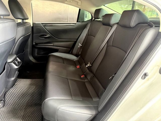 2021 Lexus ES200 豪華版  第6張相片