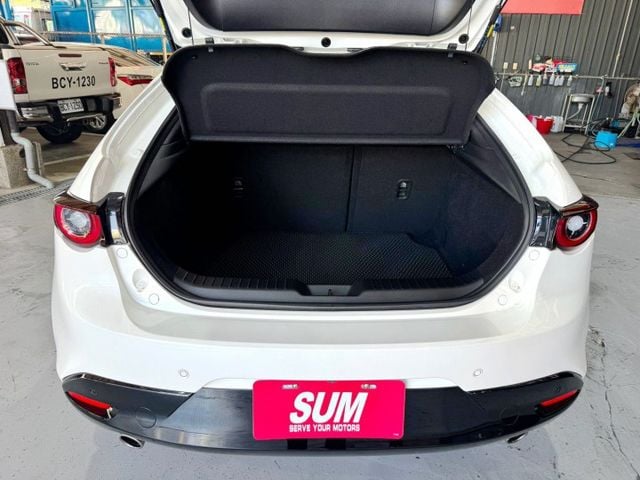 2024 Mazda 3 5D 20S Signature  第3張相片