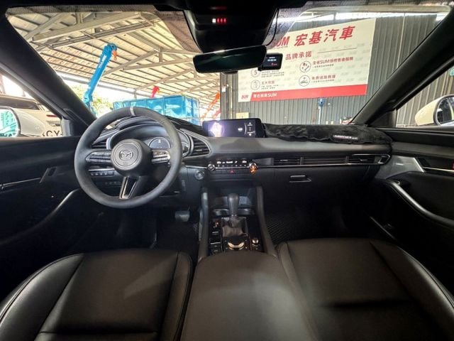 2024 Mazda 3 5D 20S Signature  第4張相片